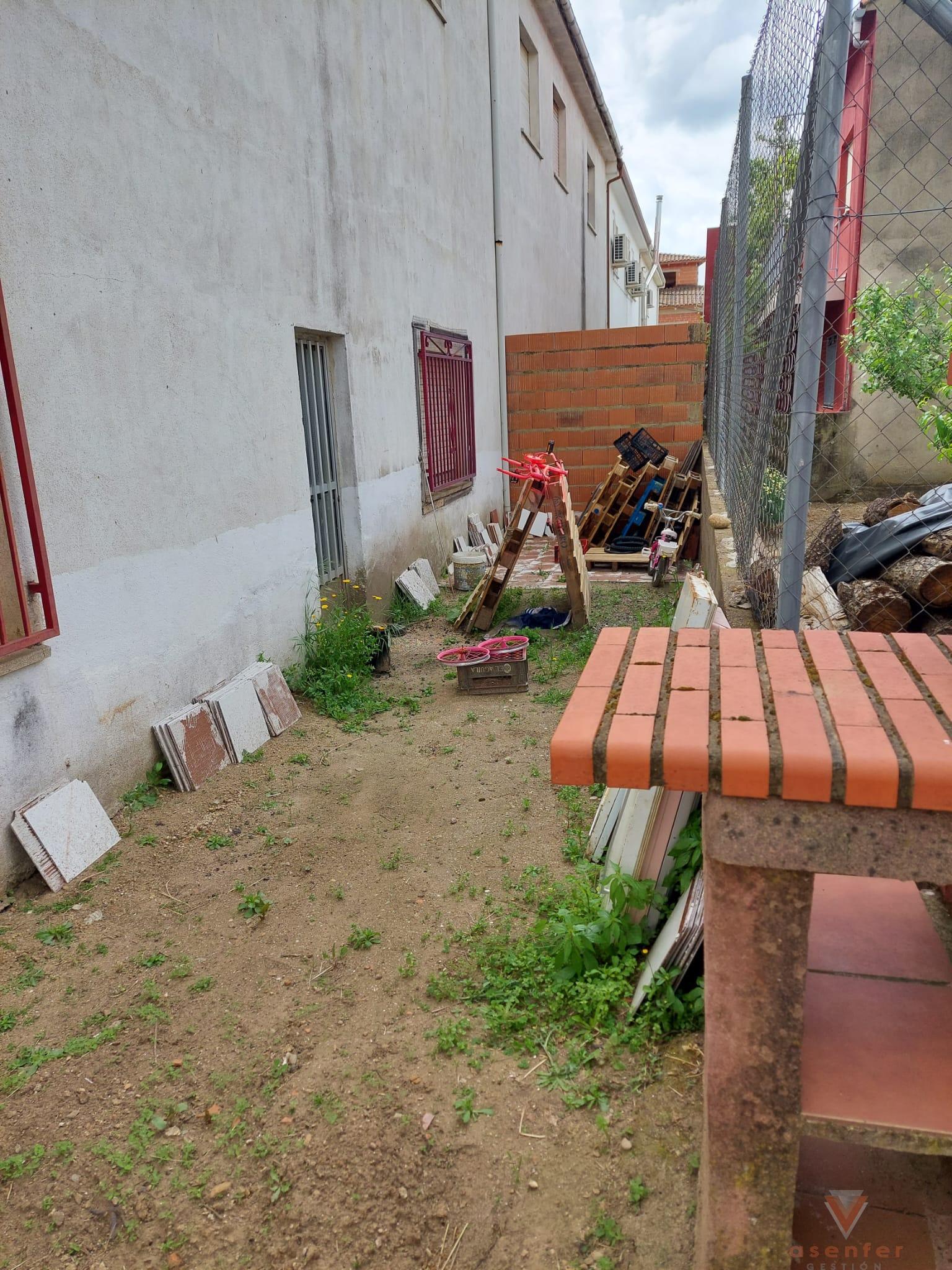 For sale of house in Valverde del Fresno