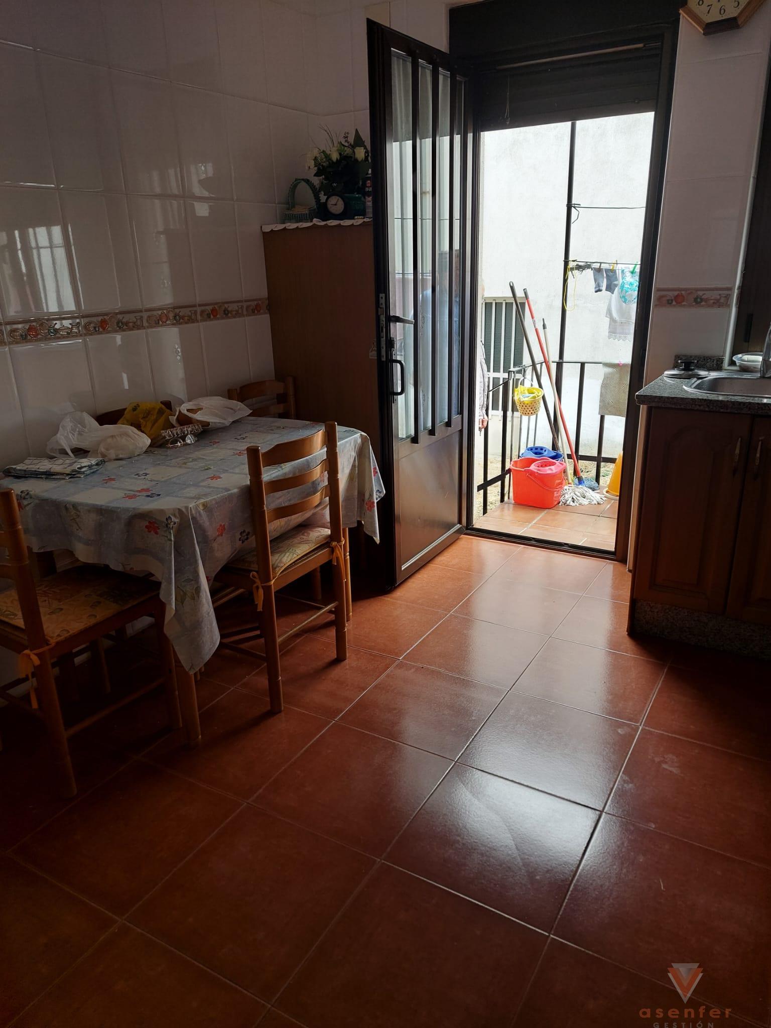 For sale of house in Valverde del Fresno