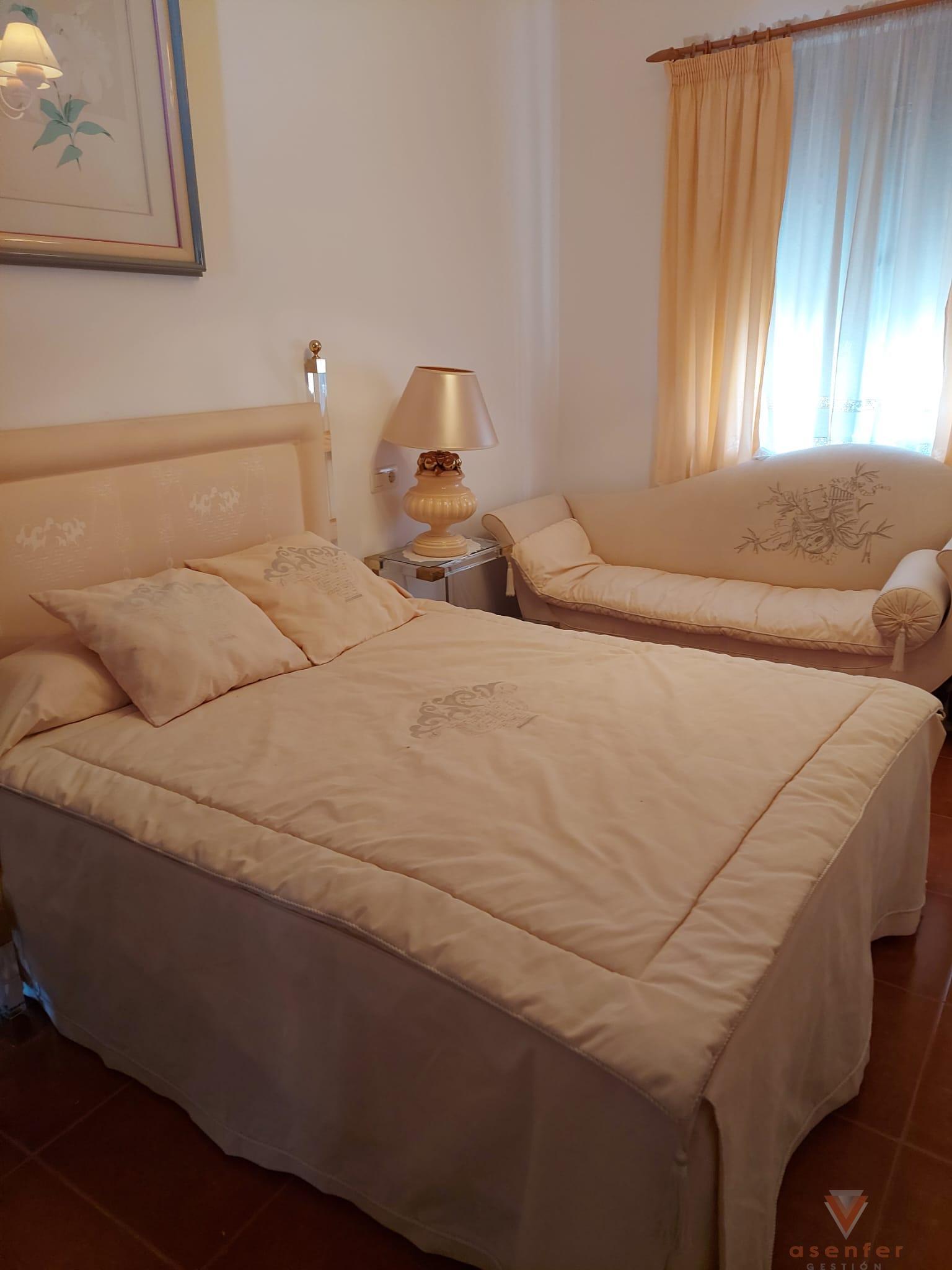 For sale of house in Valverde del Fresno