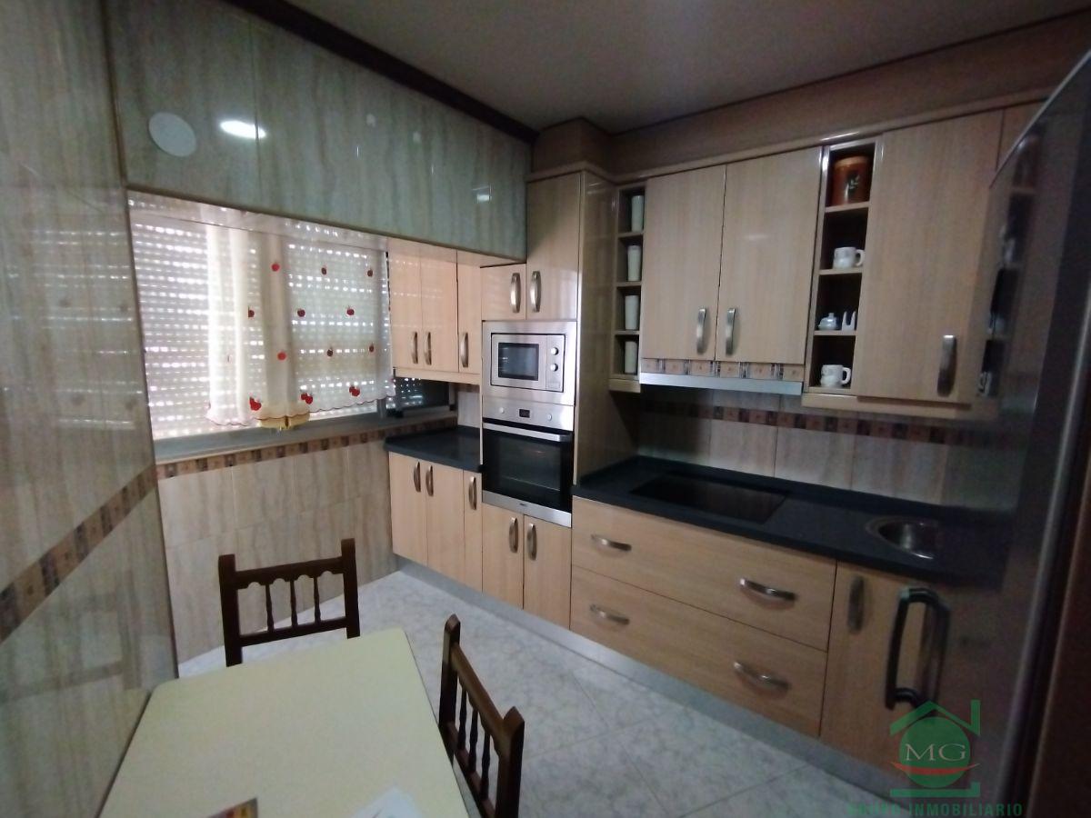 For sale of flat in Puente Mayorga