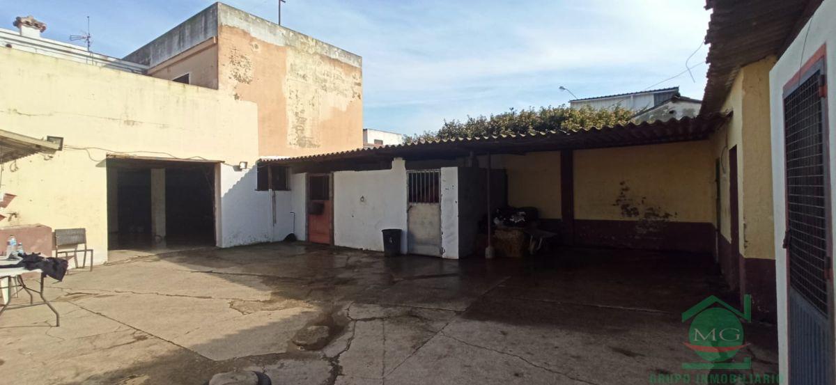 For sale of house in La Linea de la Concepcion