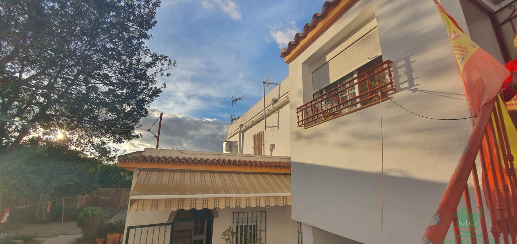 Venta de villa en La Linea de la Concepcion