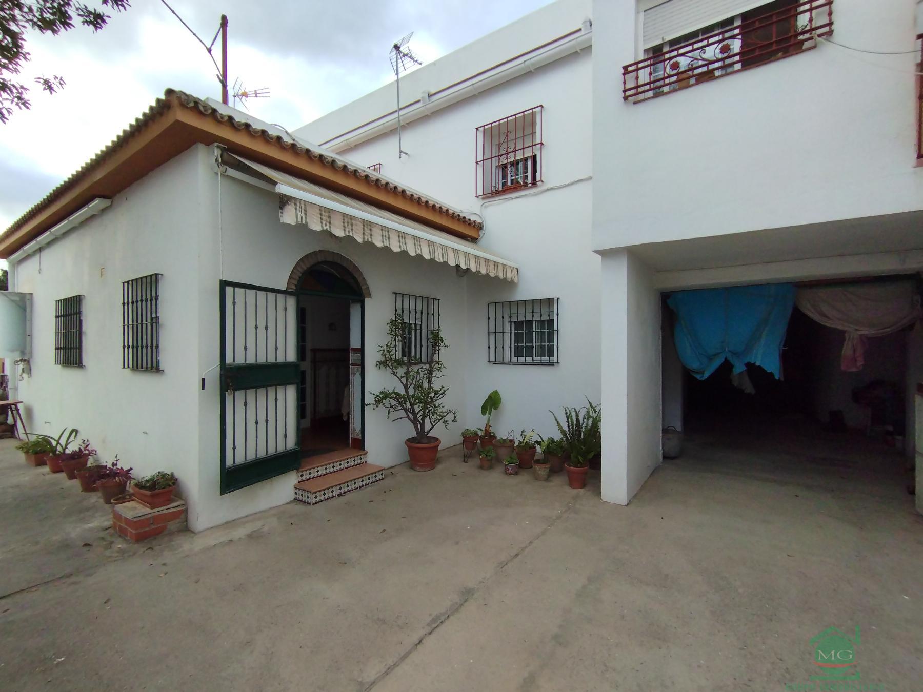 Venta de villa en La Linea de la Concepcion