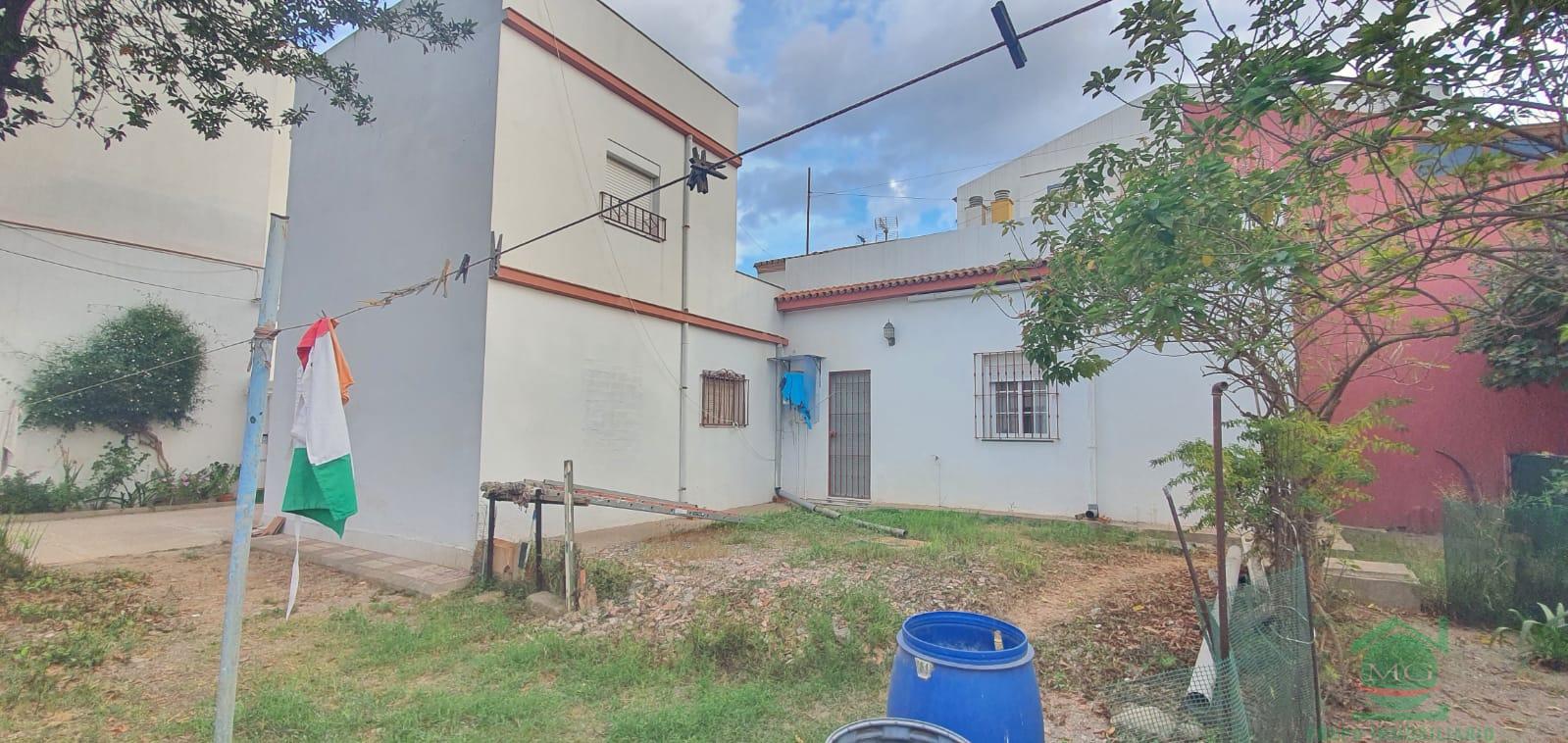 Venta de villa en La Linea de la Concepcion