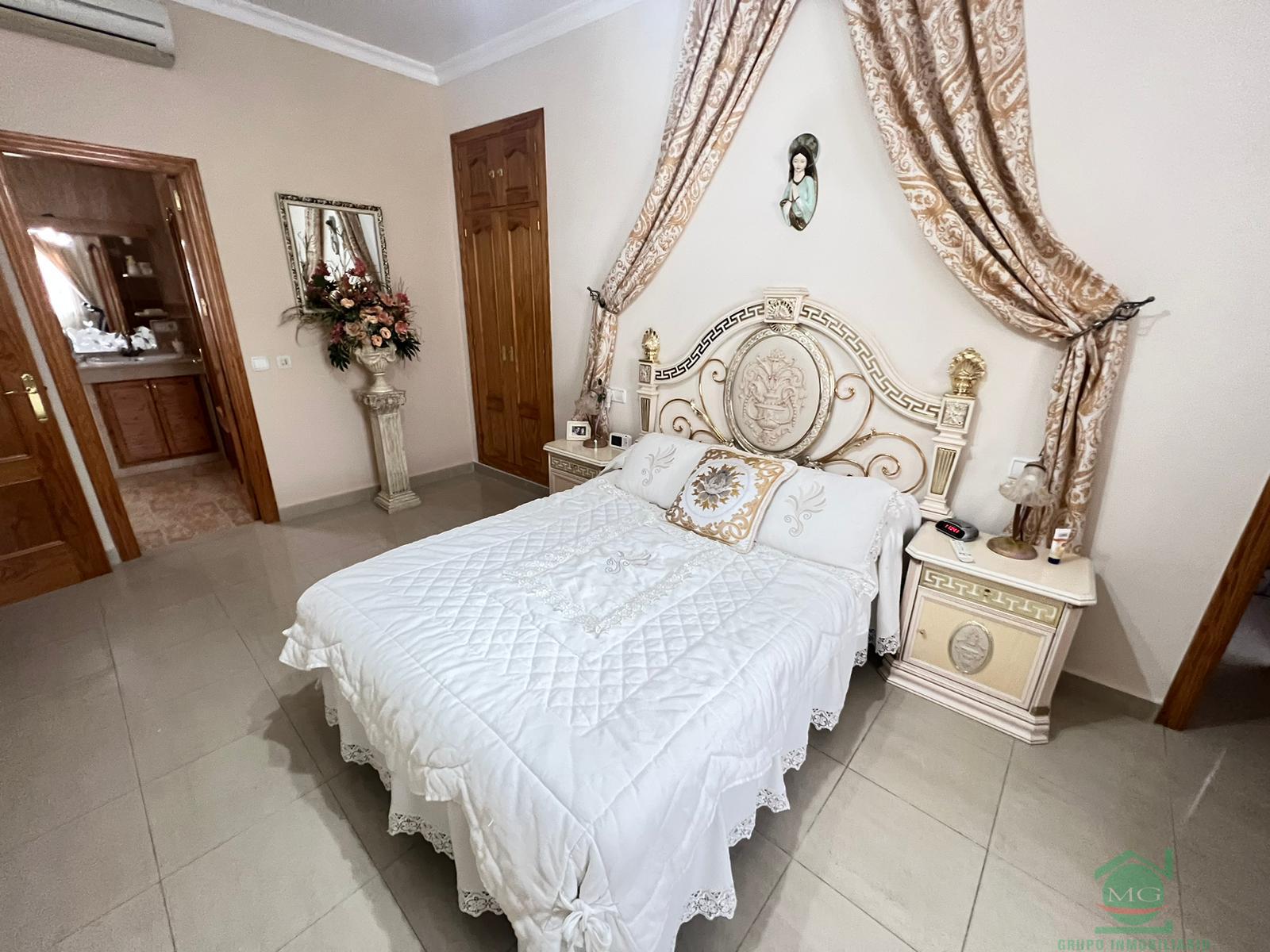 For sale of house in San Roque