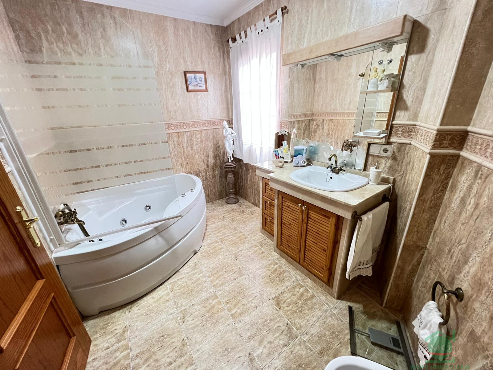 For sale of house in San Roque