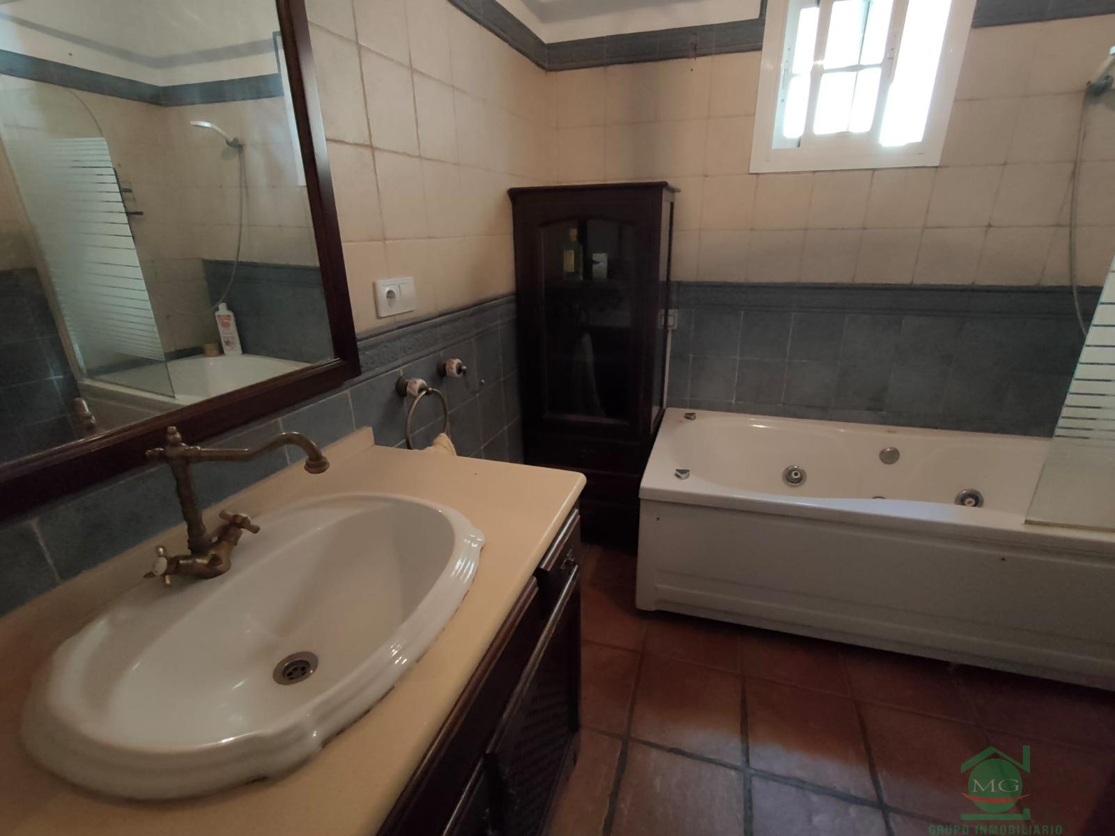 For sale of house in Los Barrios