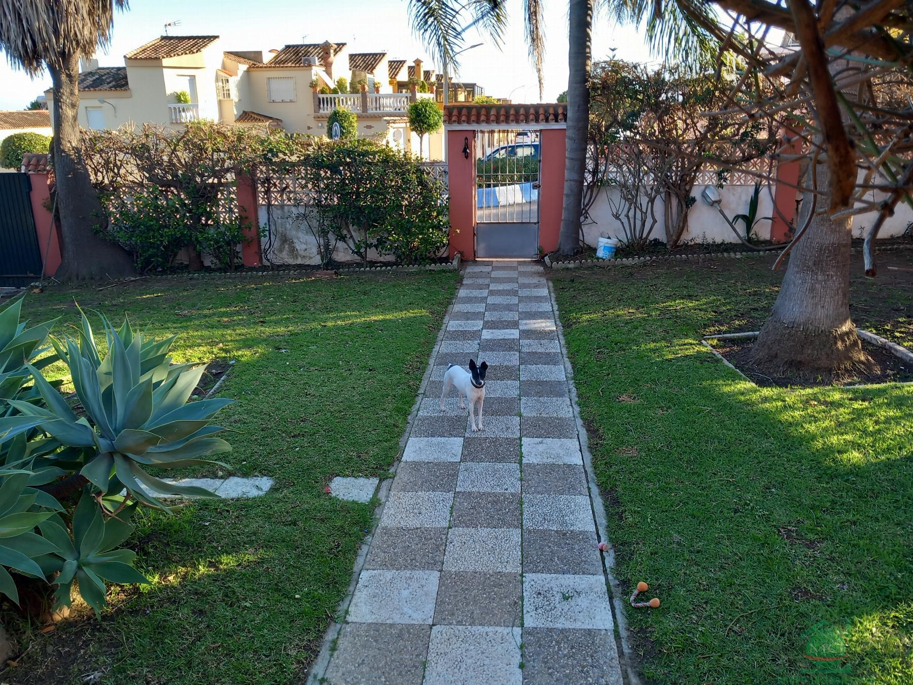 For sale of chalet in La Linea de la Concepcion
