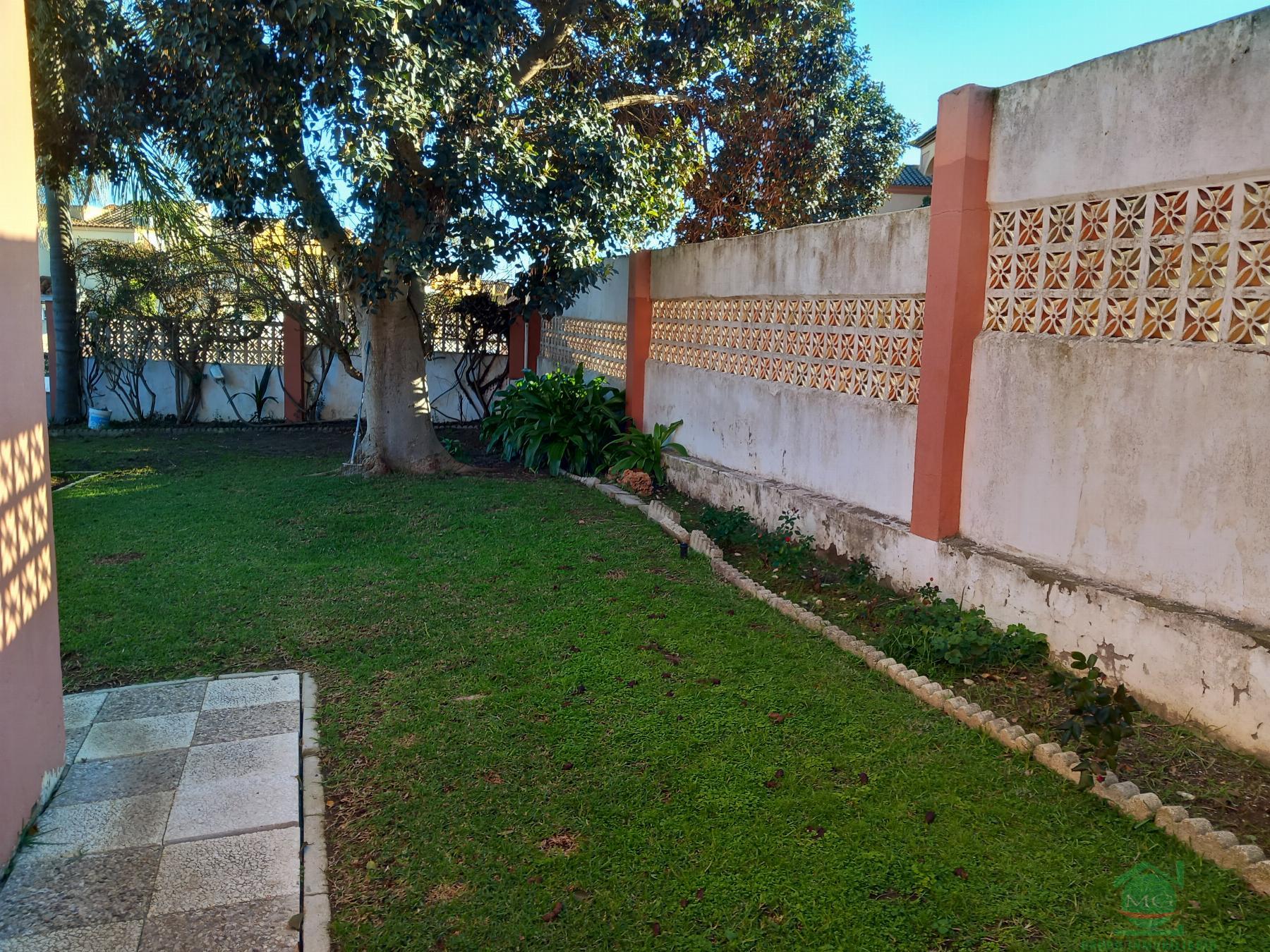 For sale of chalet in La Linea de la Concepcion