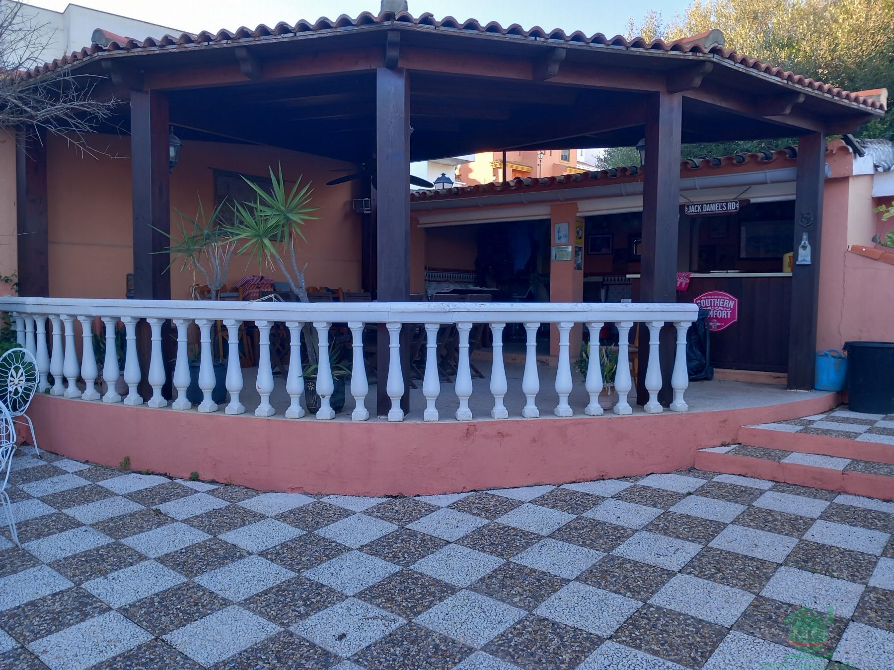 For sale of chalet in La Linea de la Concepcion