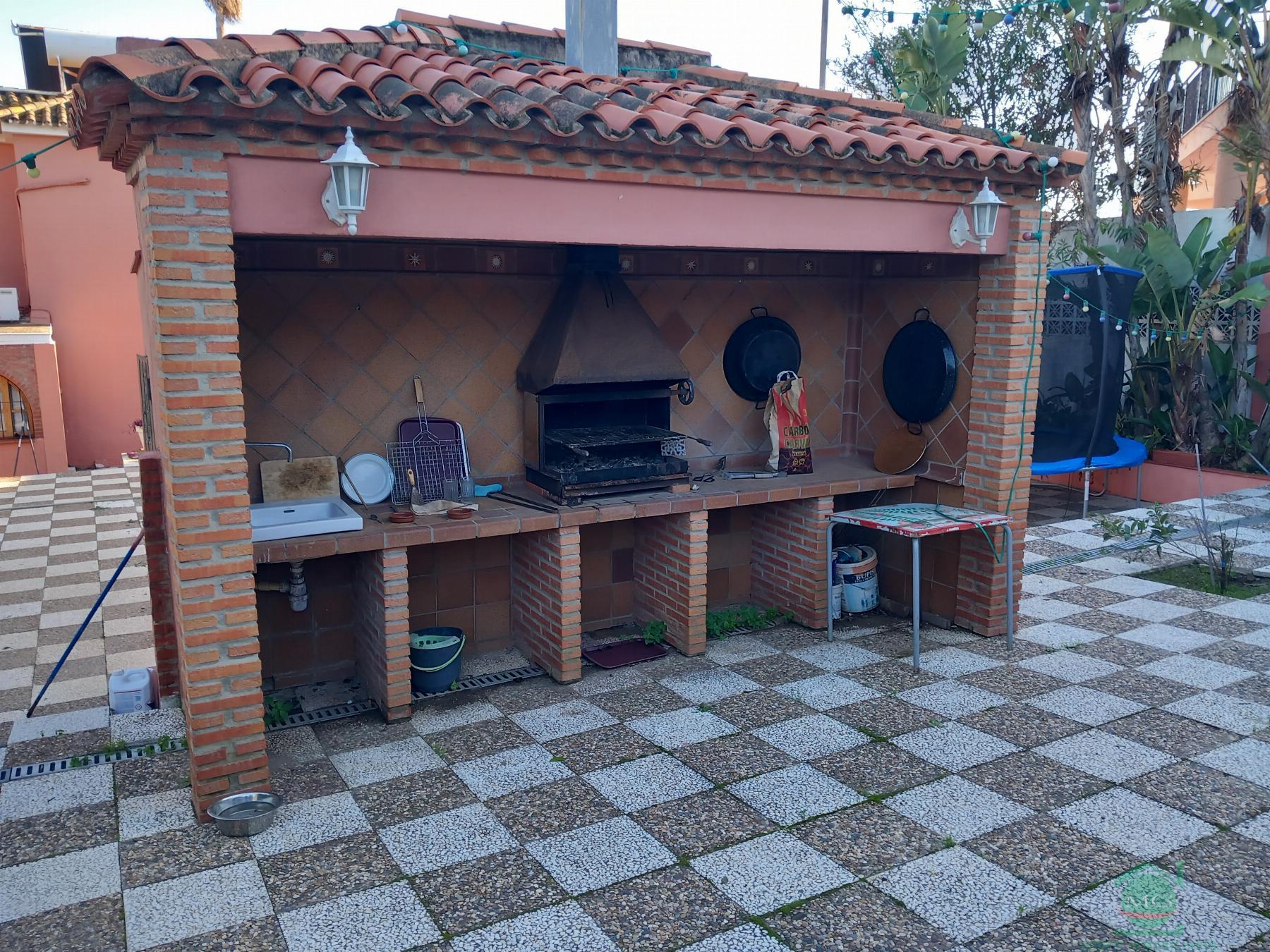 For sale of chalet in La Linea de la Concepcion