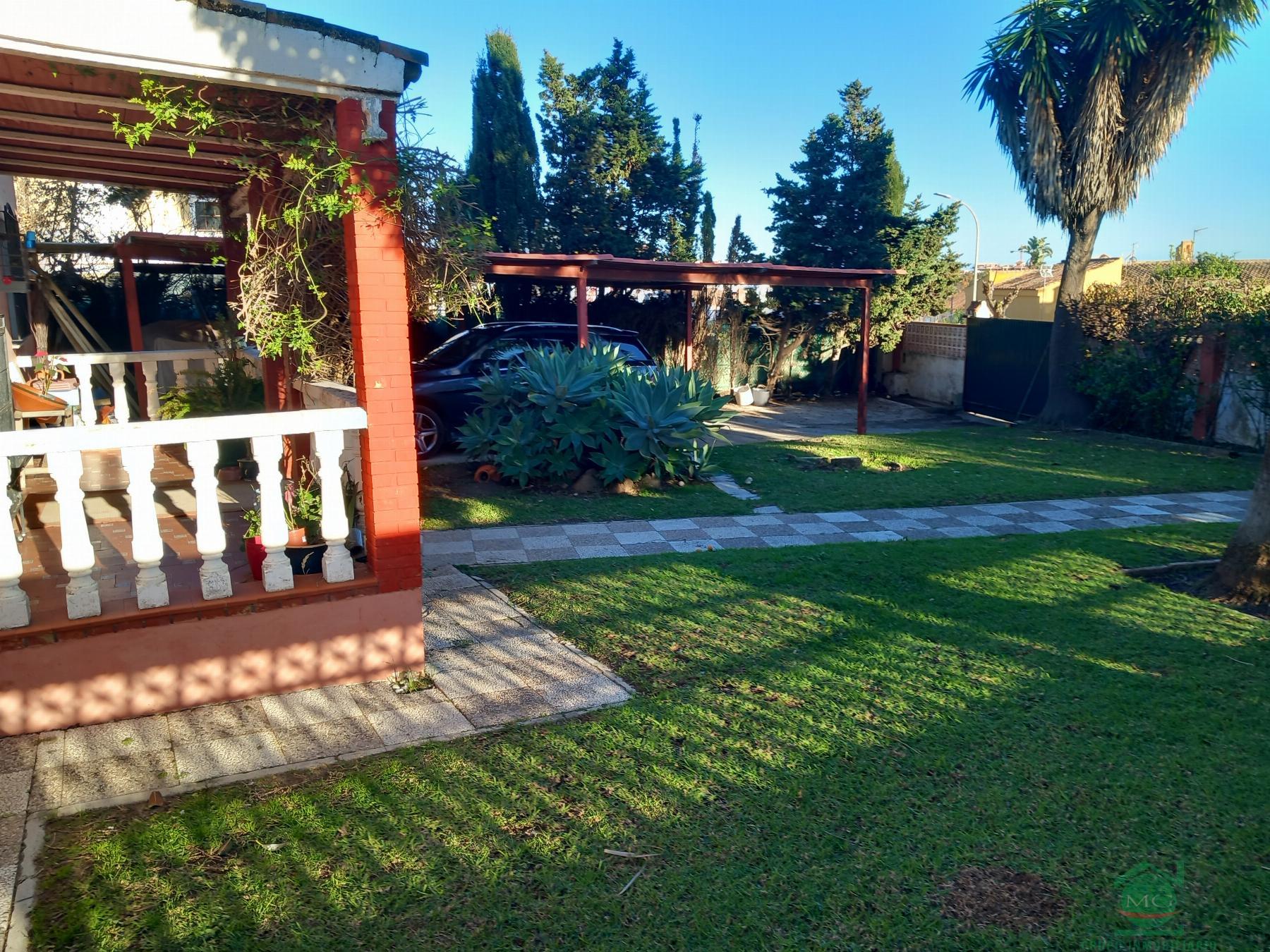 For sale of chalet in La Linea de la Concepcion