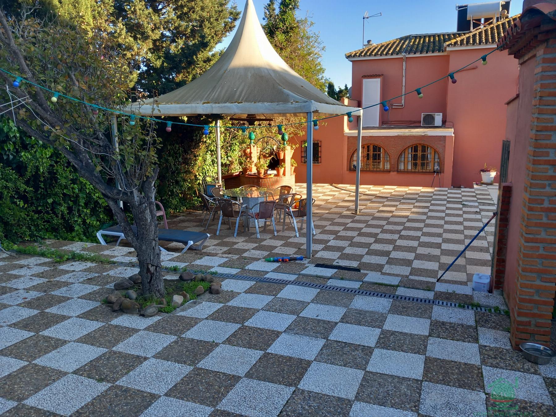 For sale of chalet in La Linea de la Concepcion