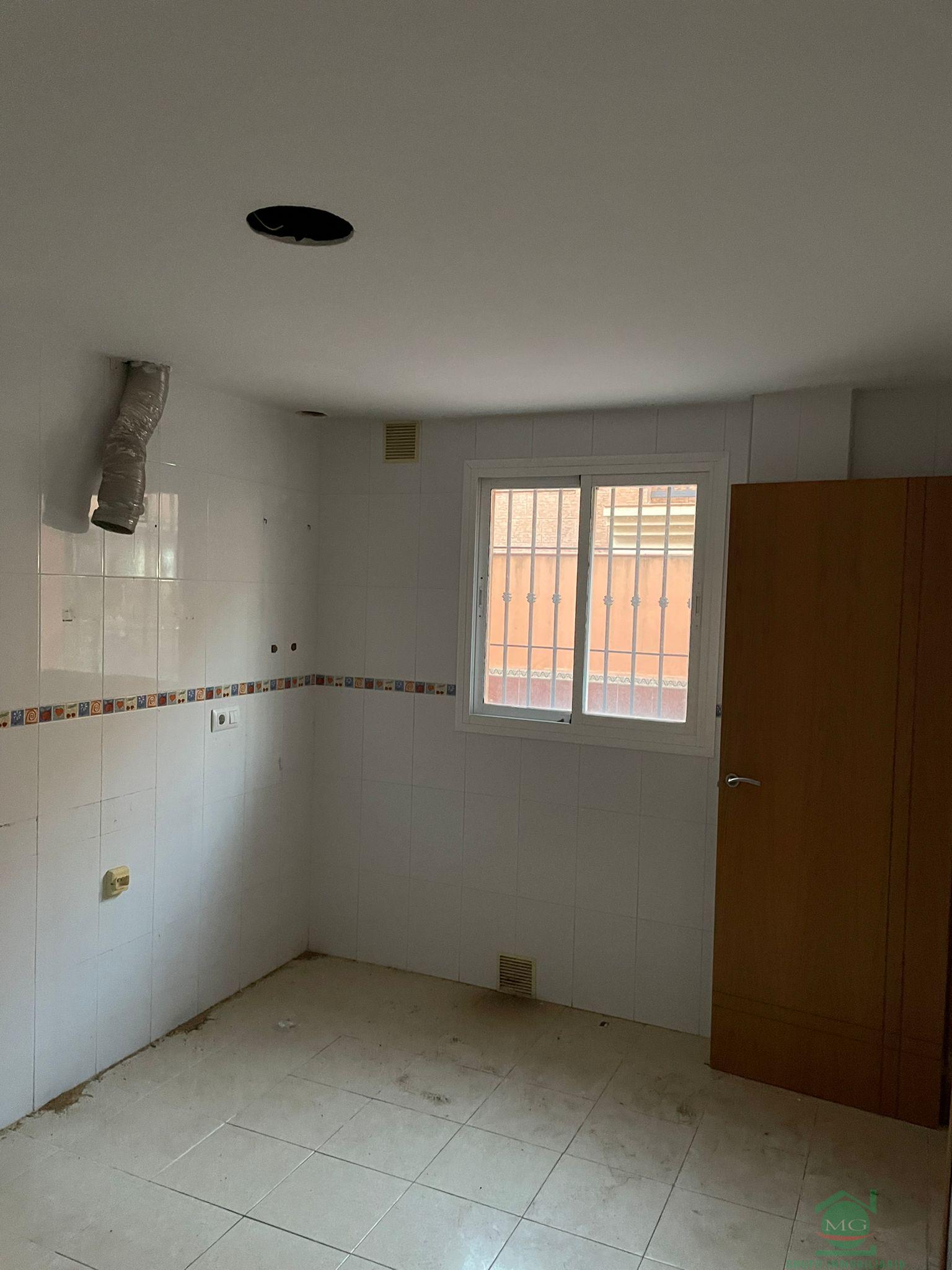 For sale of house in La Linea de la Concepcion