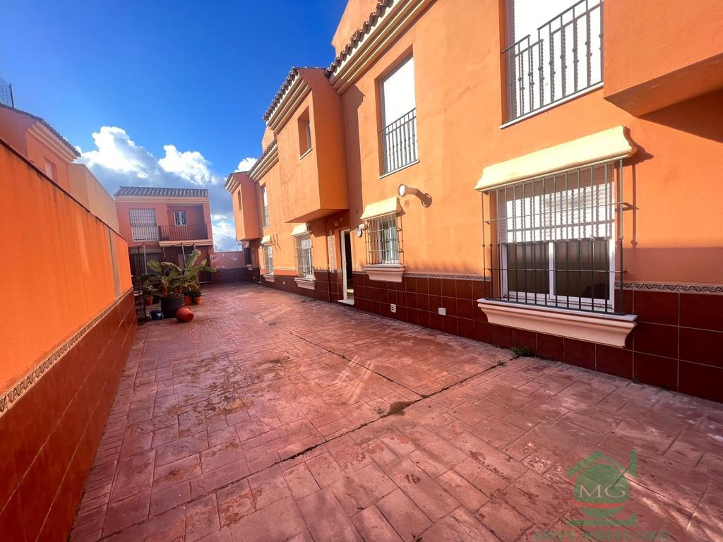 For sale of house in La Linea de la Concepcion