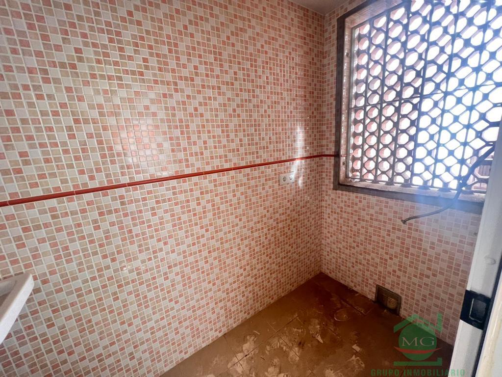 For sale of house in La Linea de la Concepcion