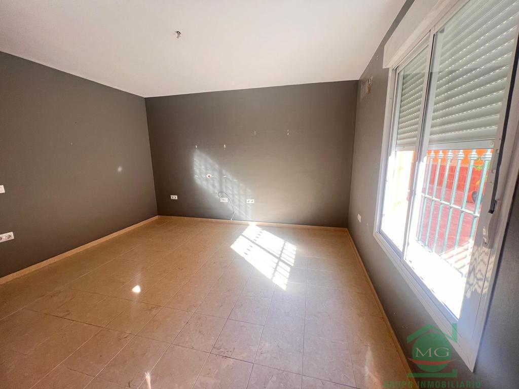 For sale of house in La Linea de la Concepcion