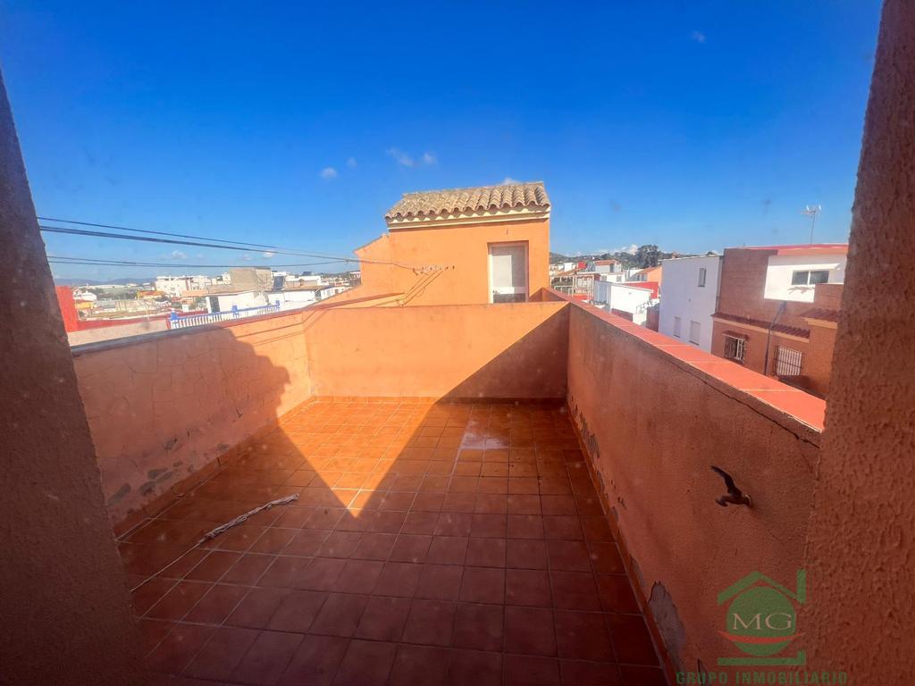 For sale of house in La Linea de la Concepcion
