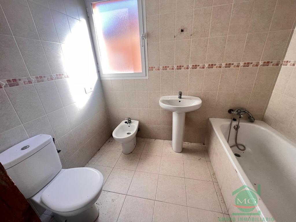 For sale of house in La Linea de la Concepcion