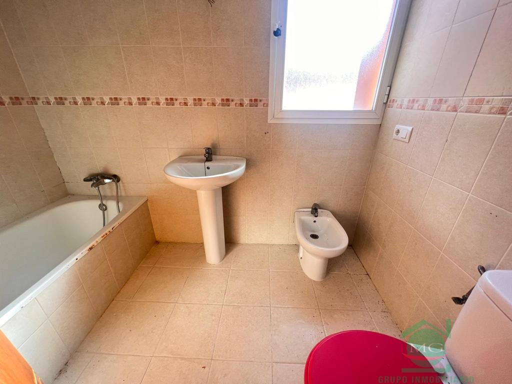 For sale of house in La Linea de la Concepcion