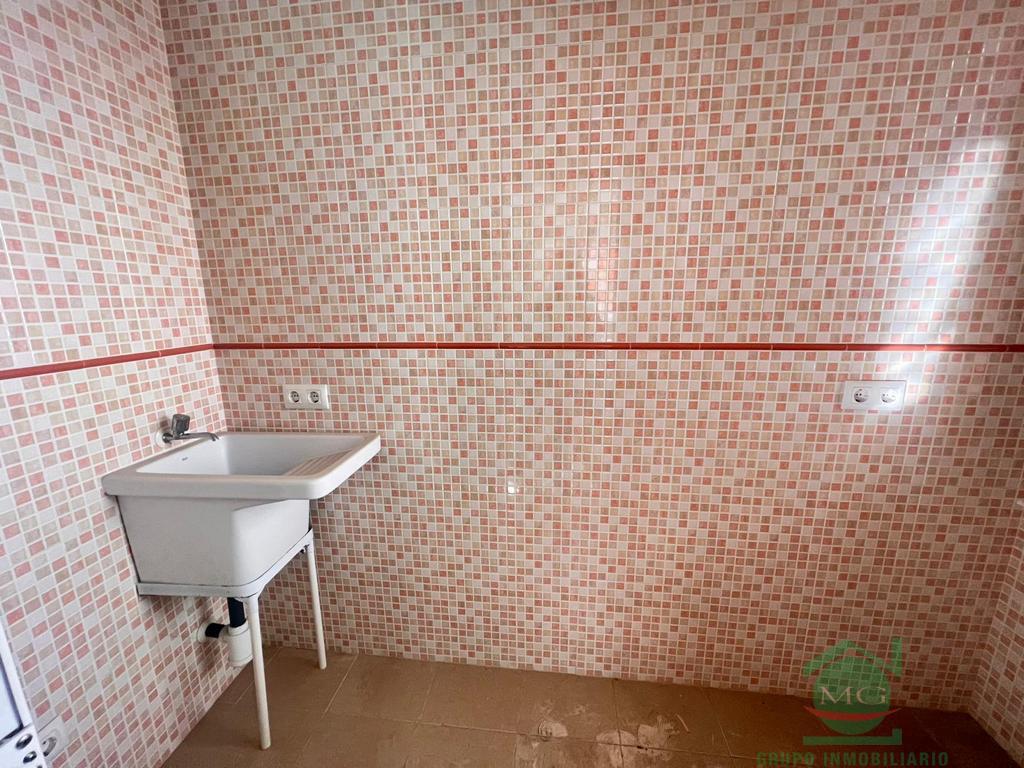 For sale of house in La Linea de la Concepcion