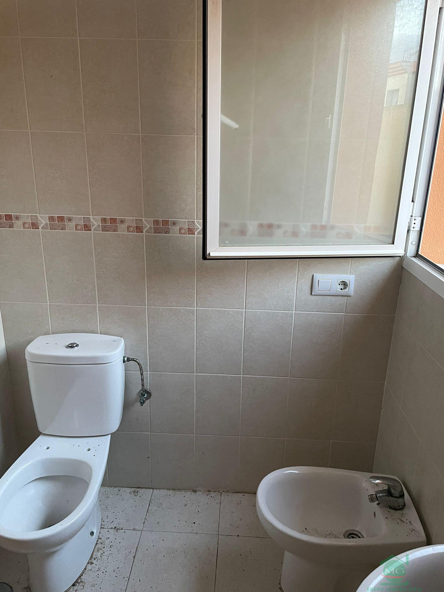 For sale of house in La Linea de la Concepcion