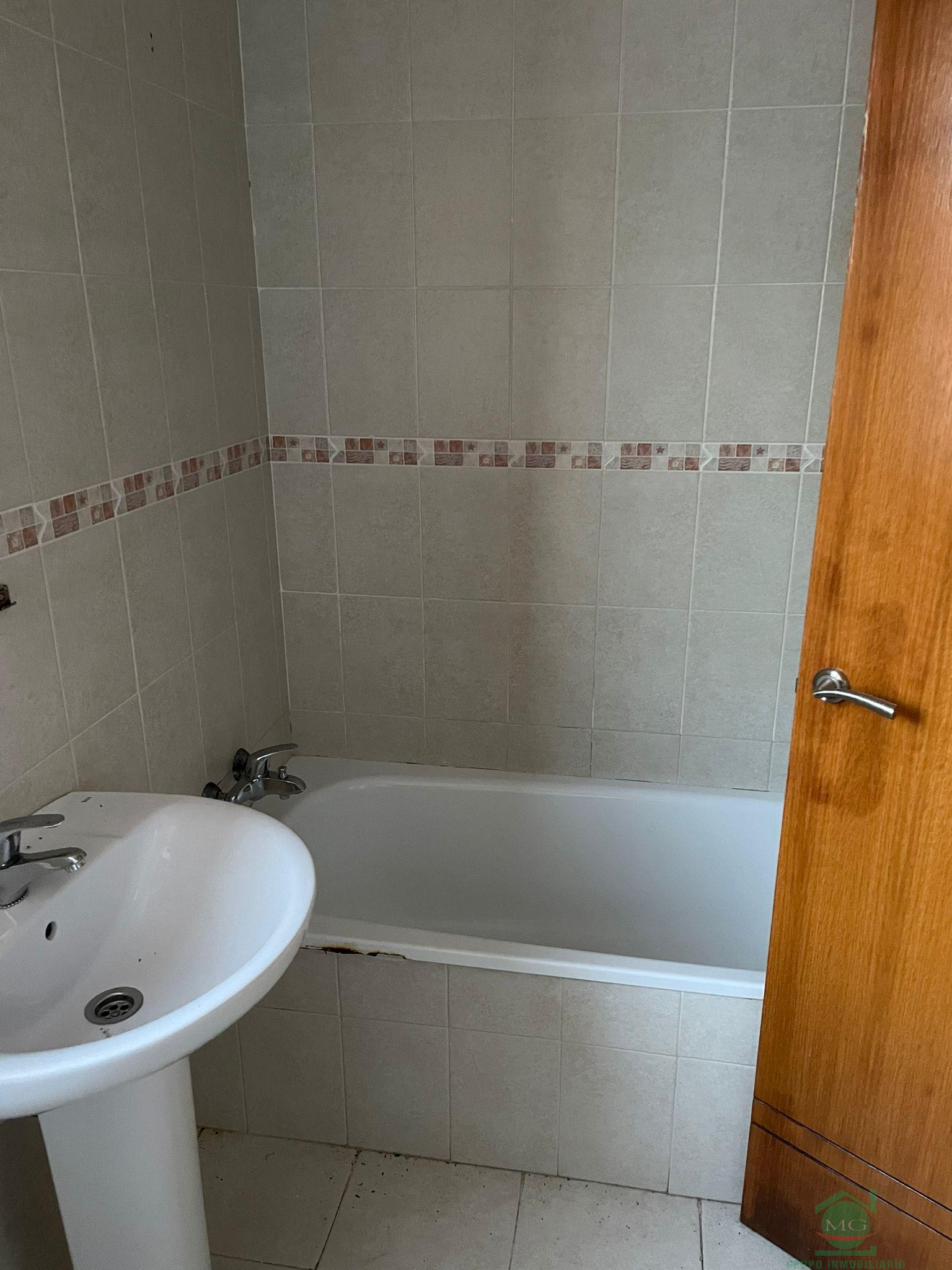 For sale of house in La Linea de la Concepcion