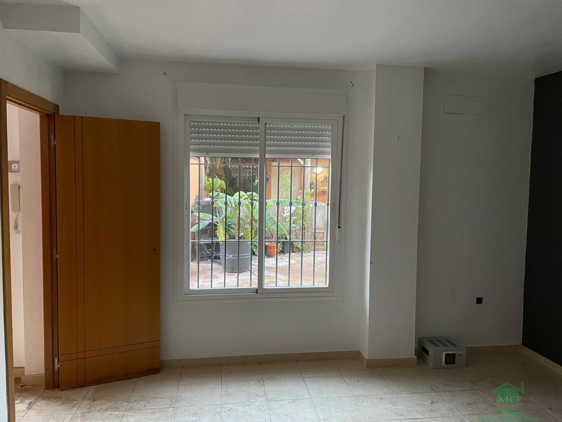 For sale of house in La Linea de la Concepcion