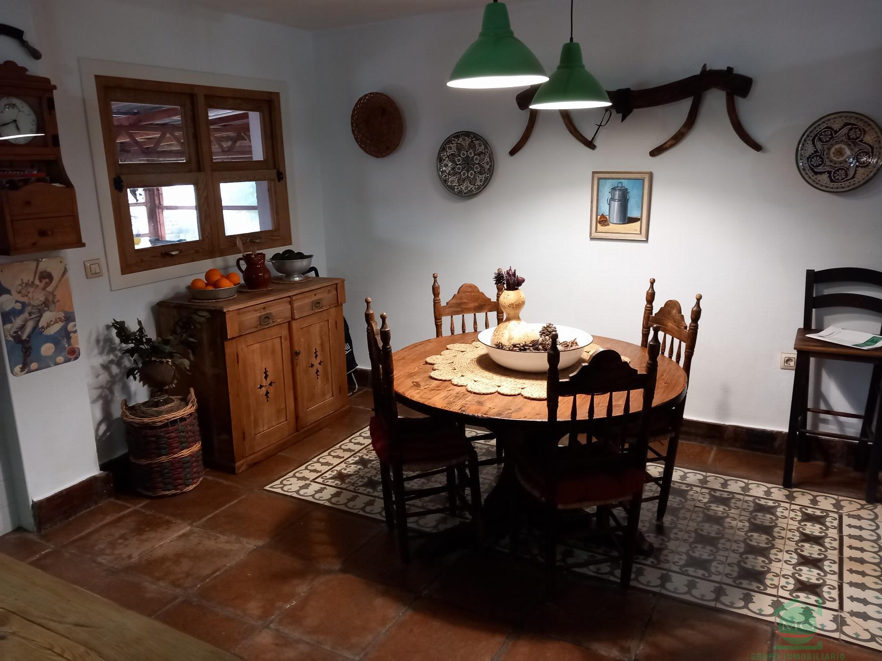 For sale of chalet in La Linea de la Concepcion