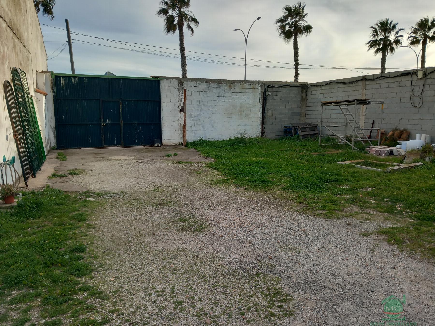 For sale of chalet in La Linea de la Concepcion