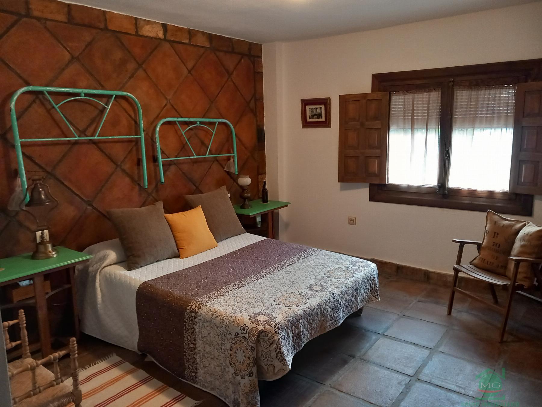 For sale of chalet in La Linea de la Concepcion