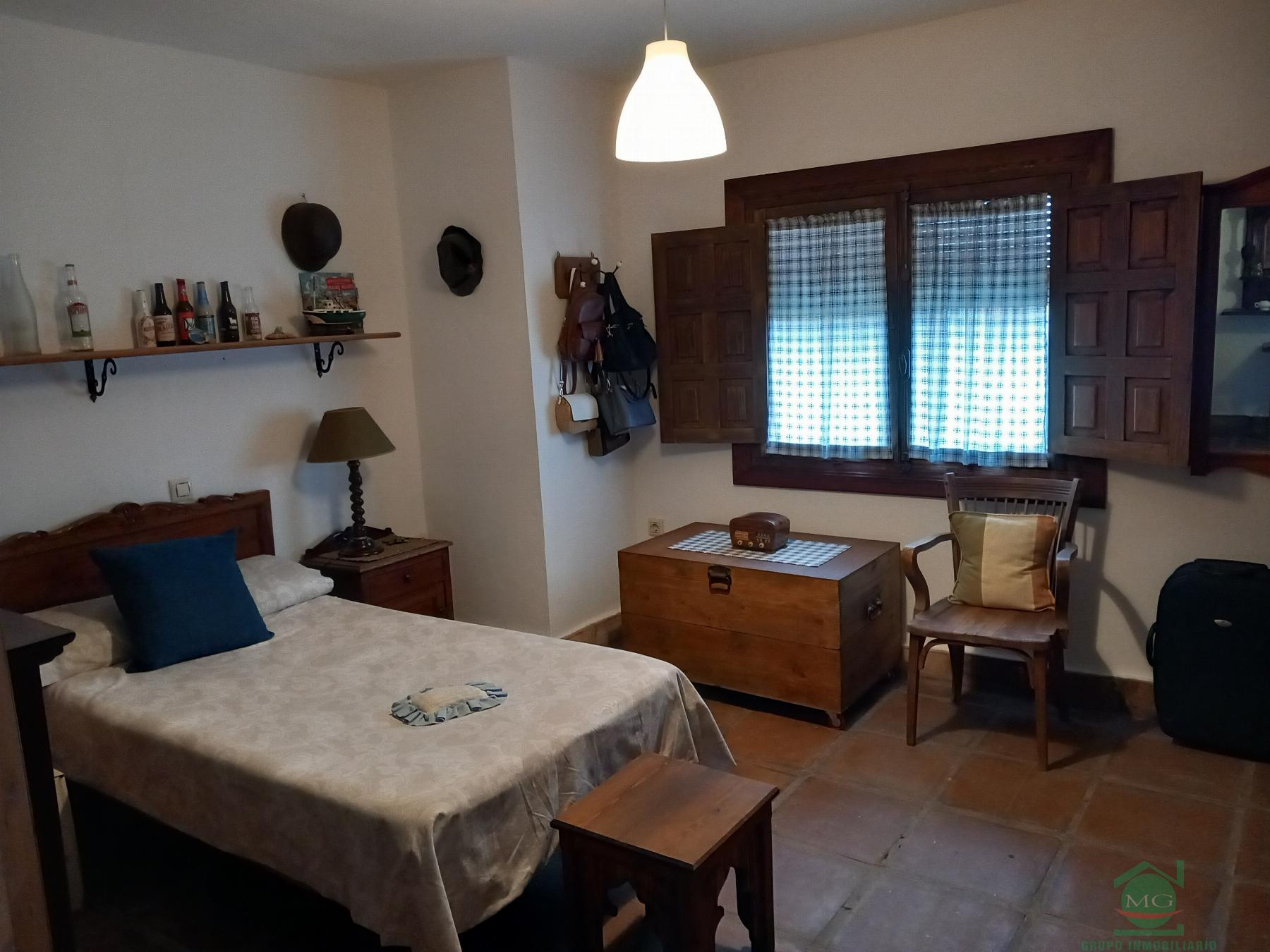 For sale of chalet in La Linea de la Concepcion