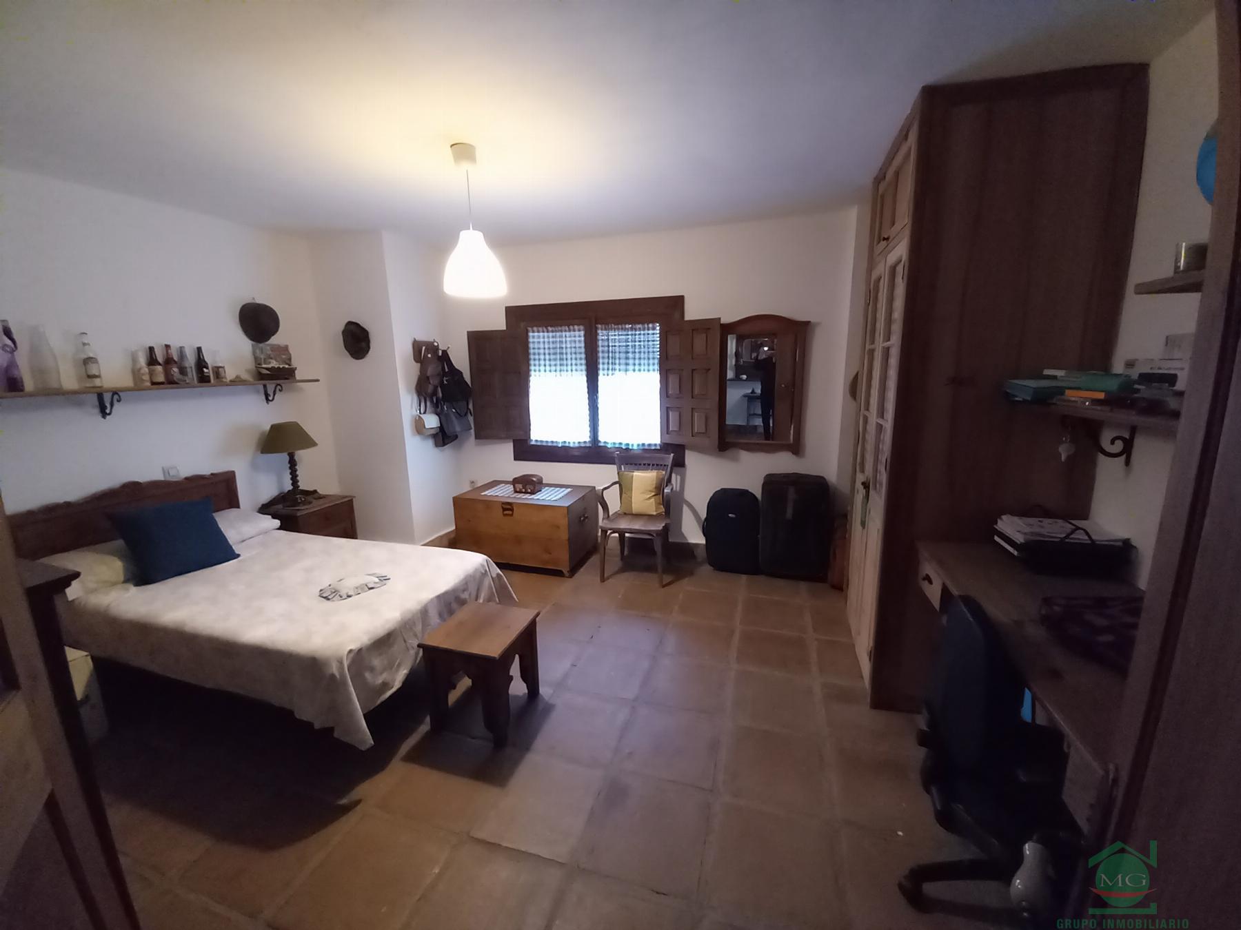 For sale of chalet in La Linea de la Concepcion