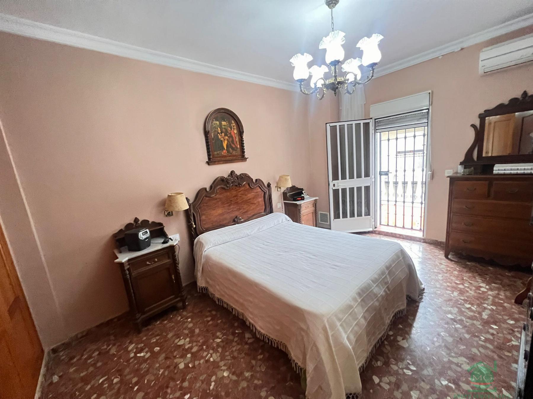For sale of house in San Roque