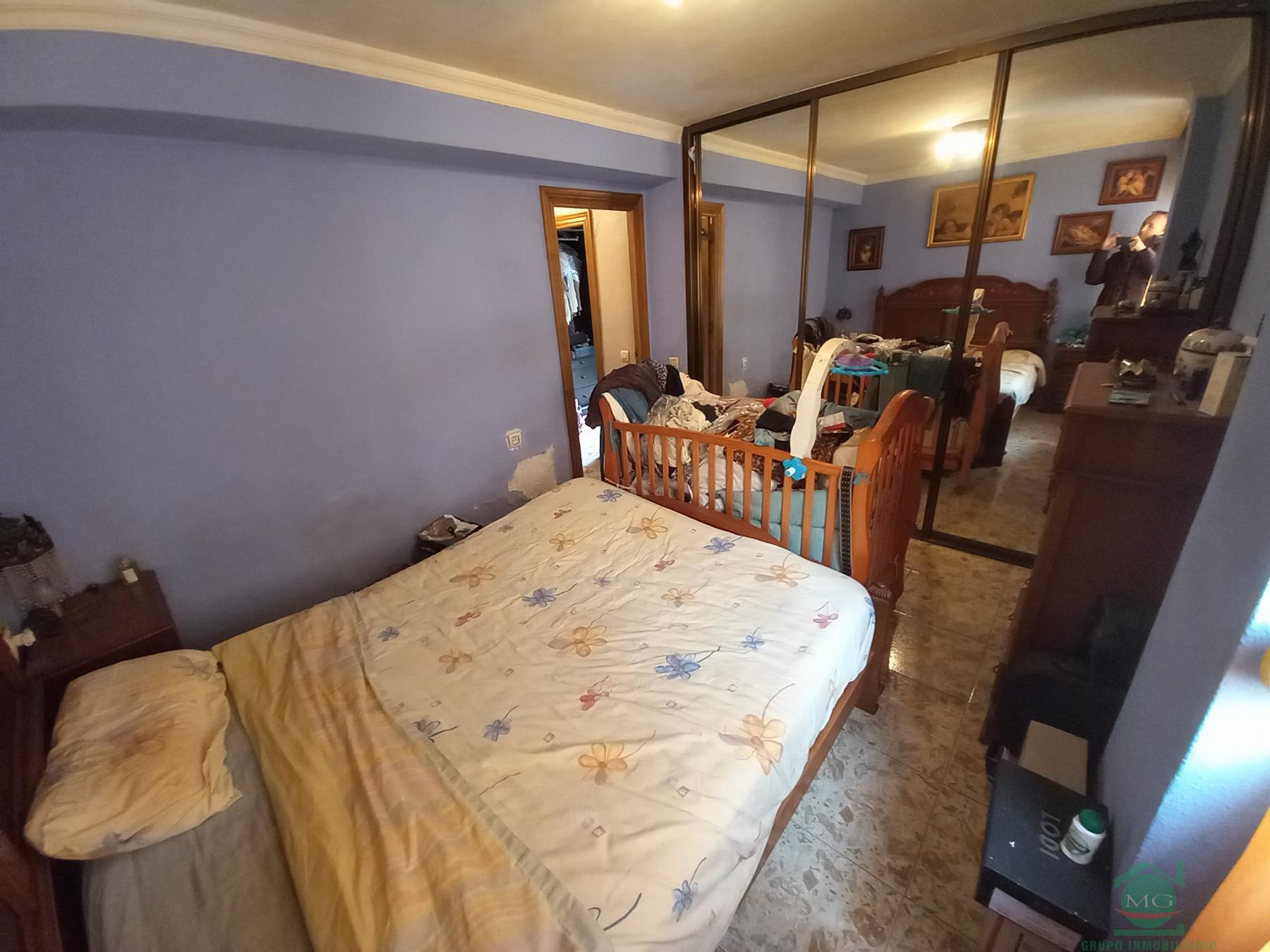 For sale of flat in La Linea de la Concepcion
