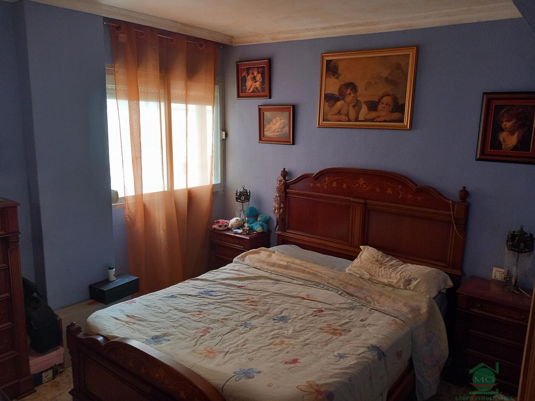 For sale of flat in La Linea de la Concepcion