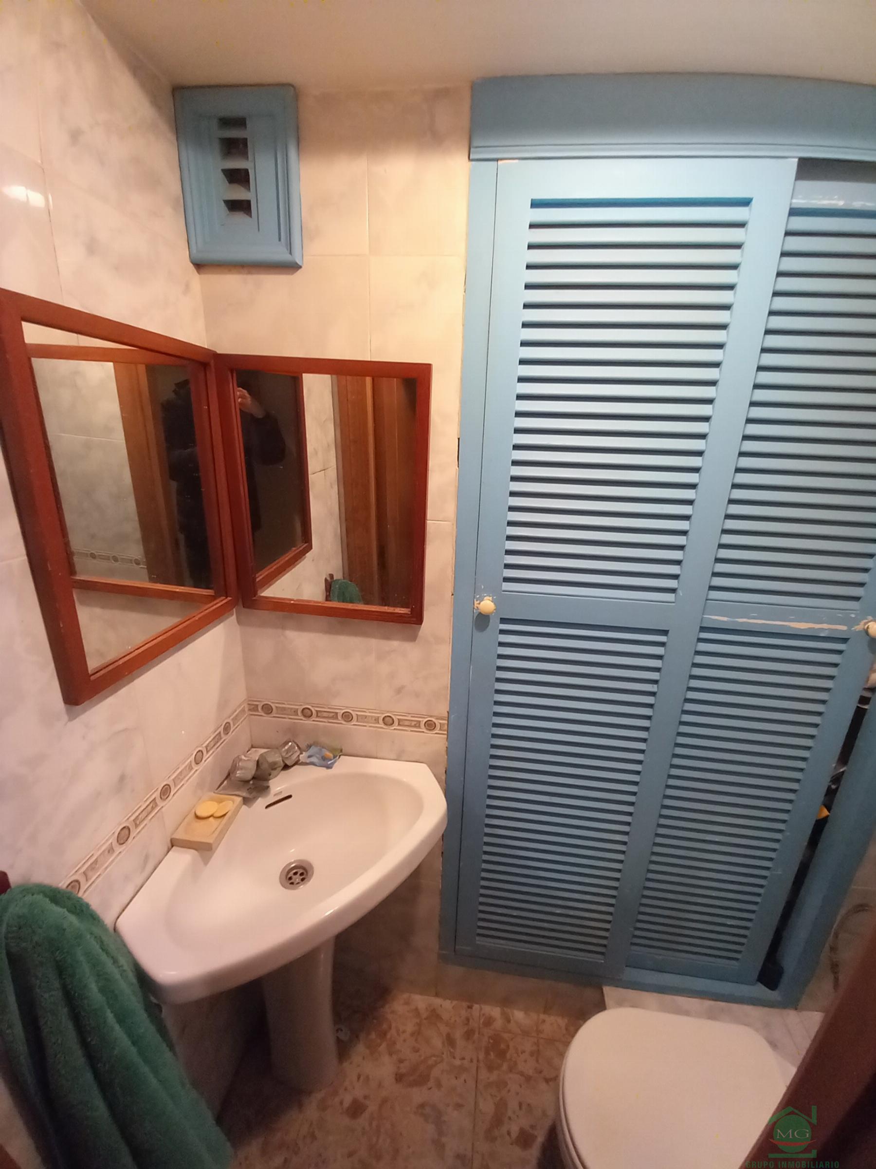 For sale of flat in La Linea de la Concepcion