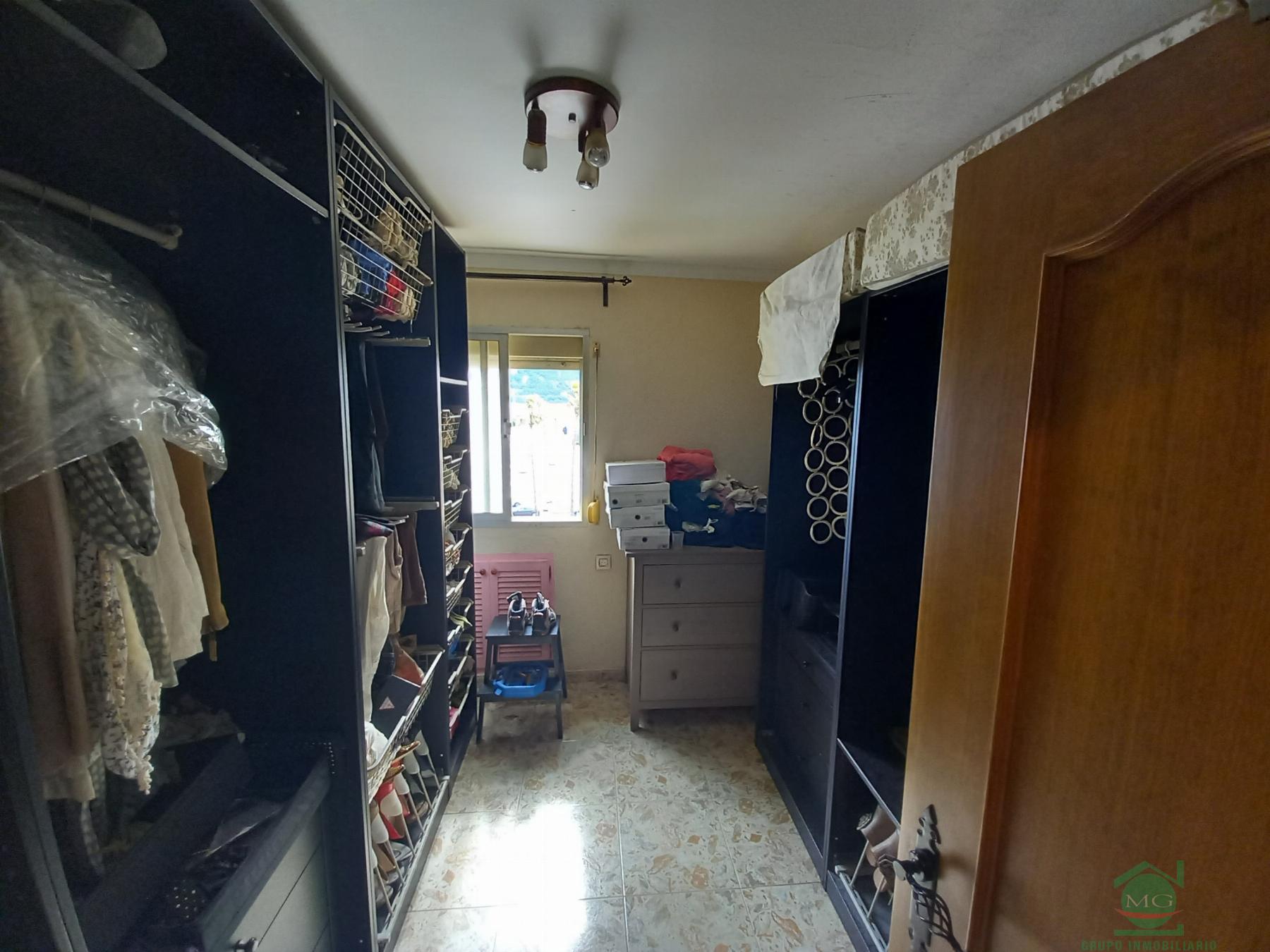 For sale of flat in La Linea de la Concepcion
