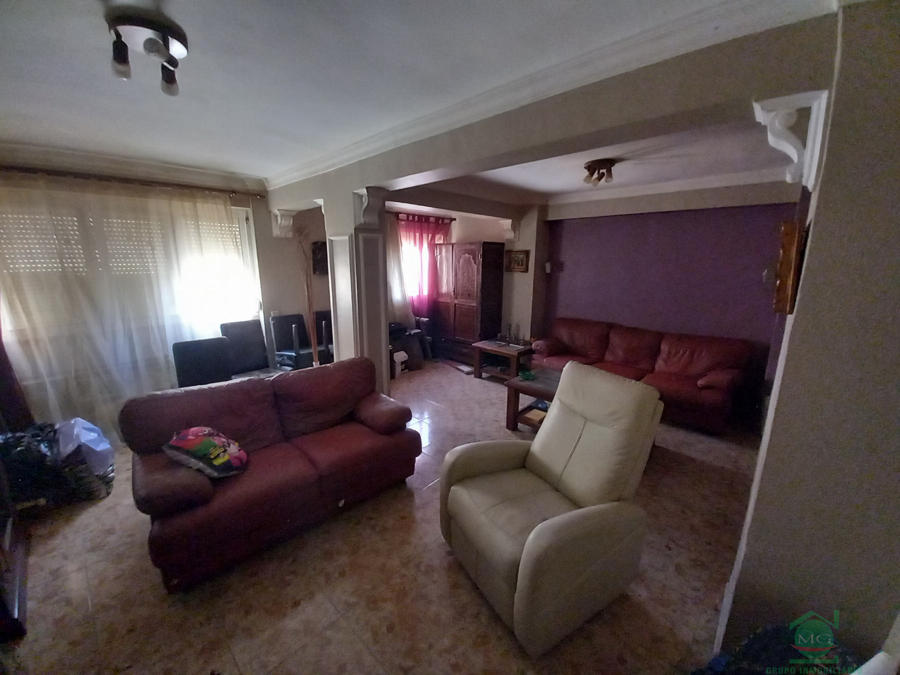 For sale of flat in La Linea de la Concepcion