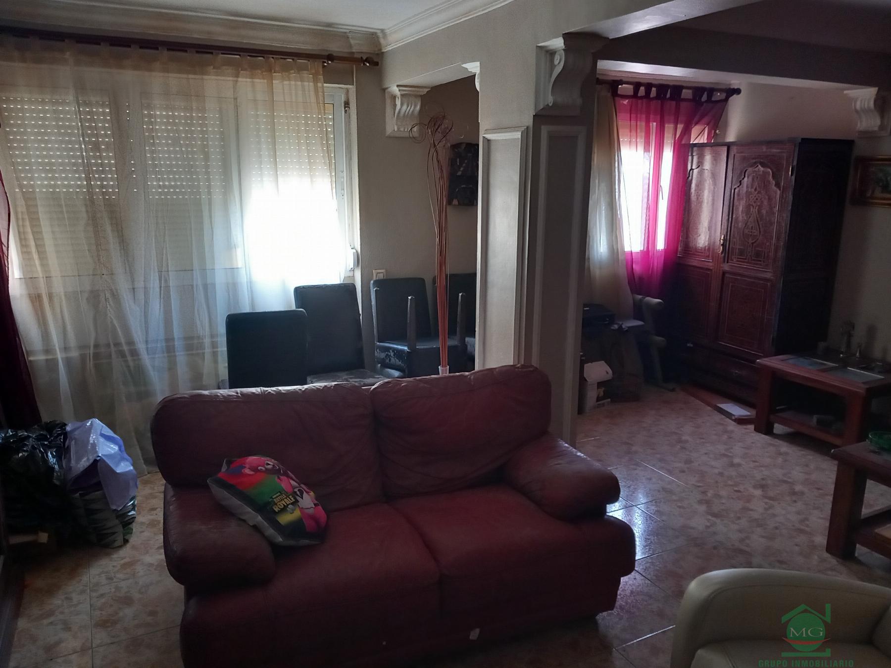 For sale of flat in La Linea de la Concepcion
