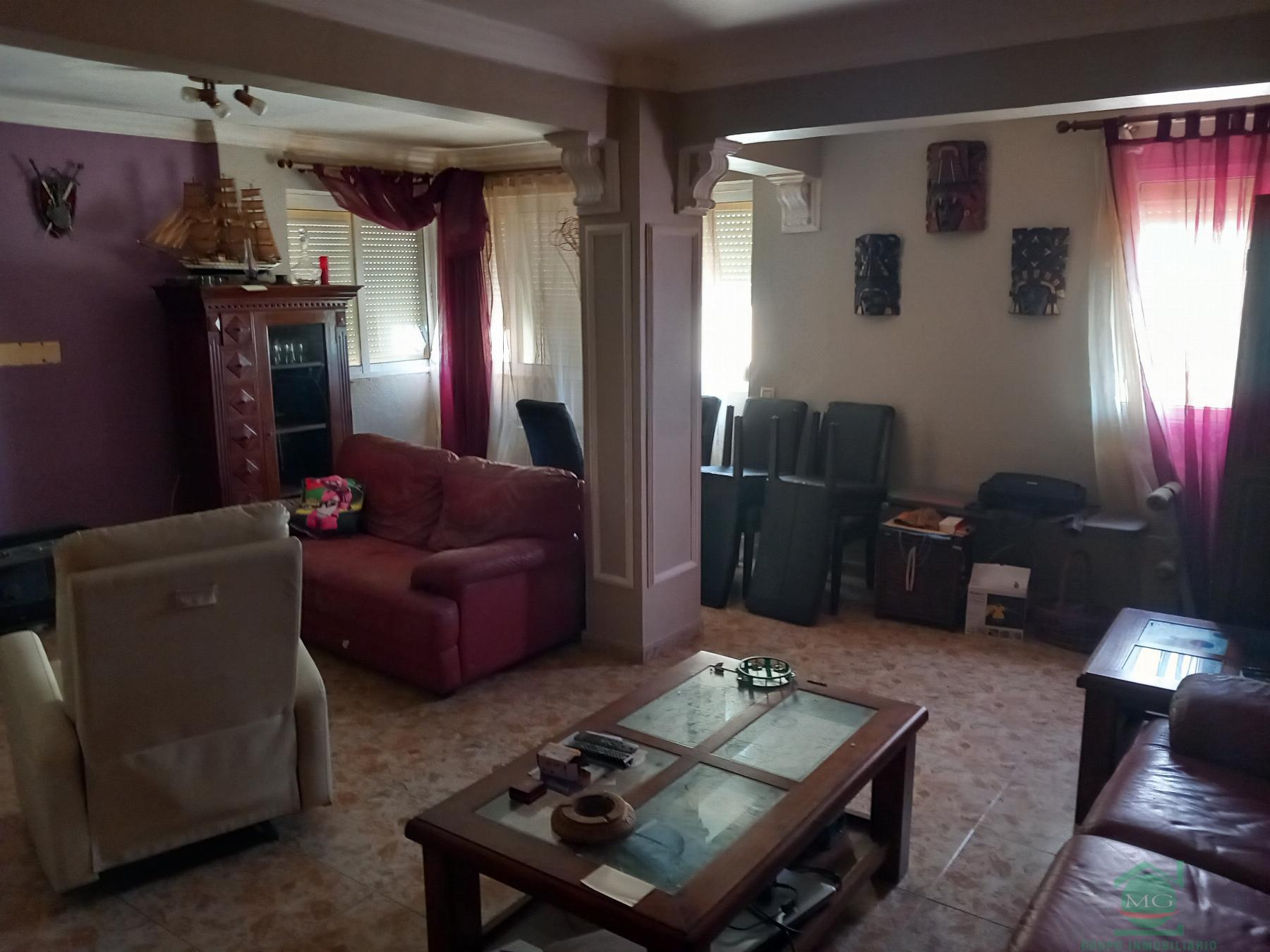 For sale of flat in La Linea de la Concepcion
