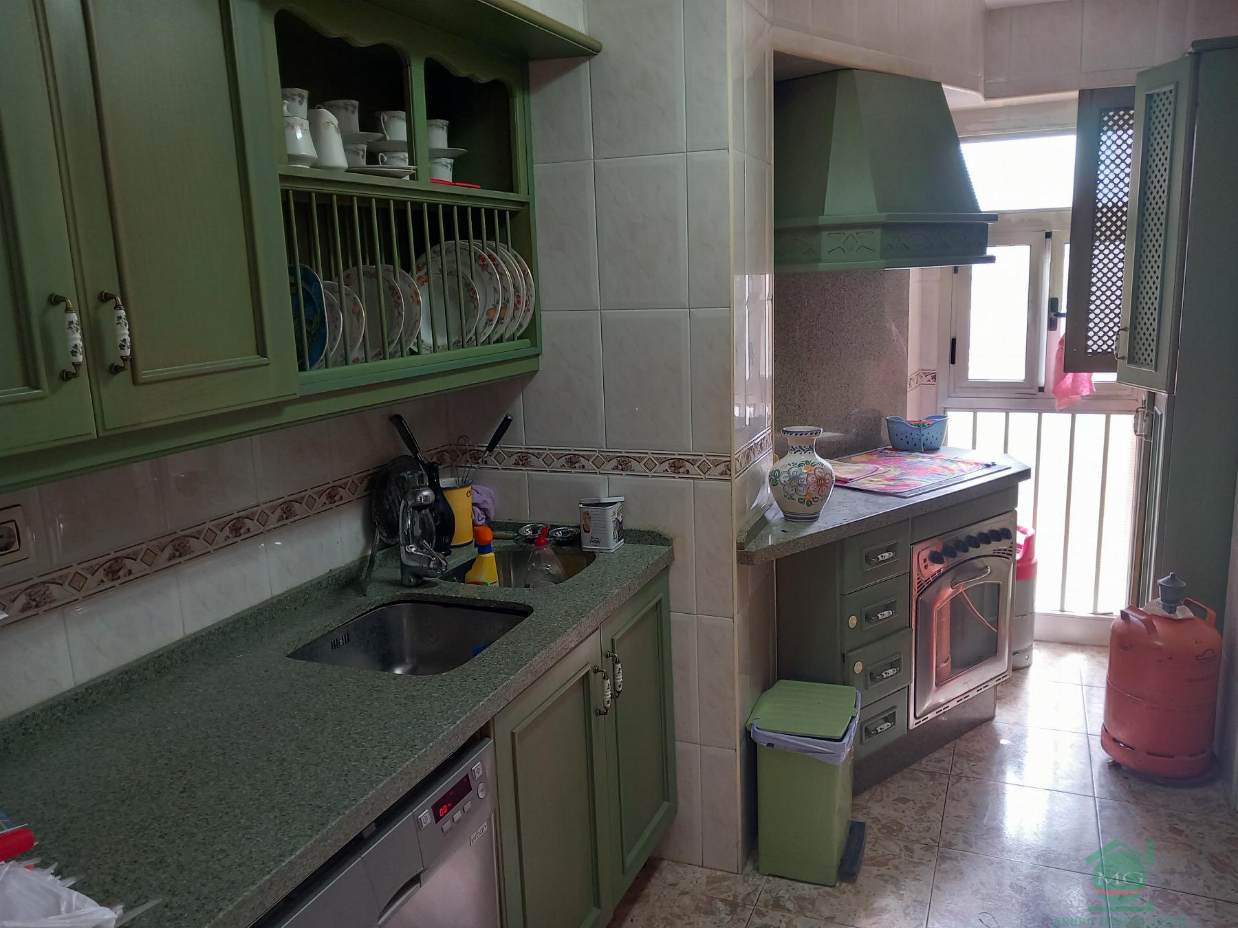 For sale of flat in La Linea de la Concepcion