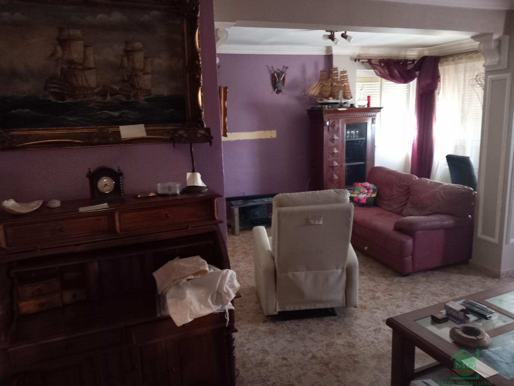 For sale of flat in La Linea de la Concepcion