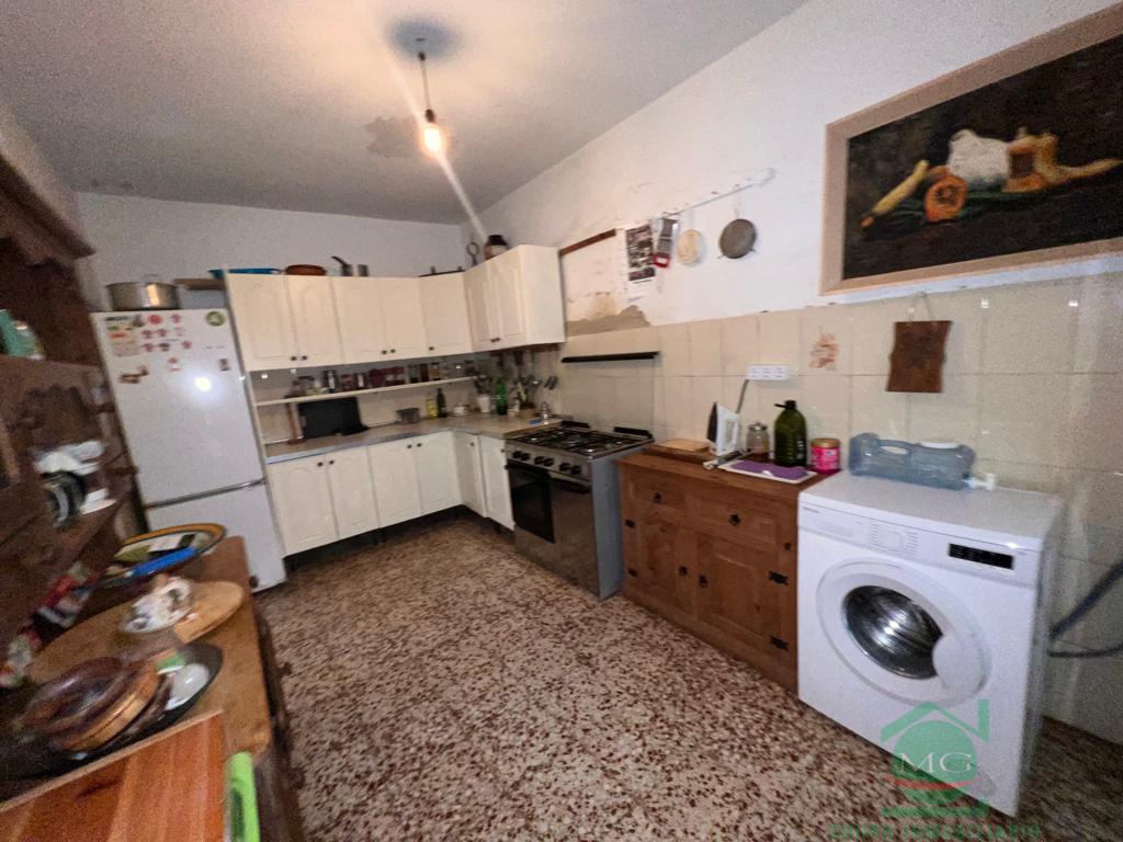 For sale of house in San Roque