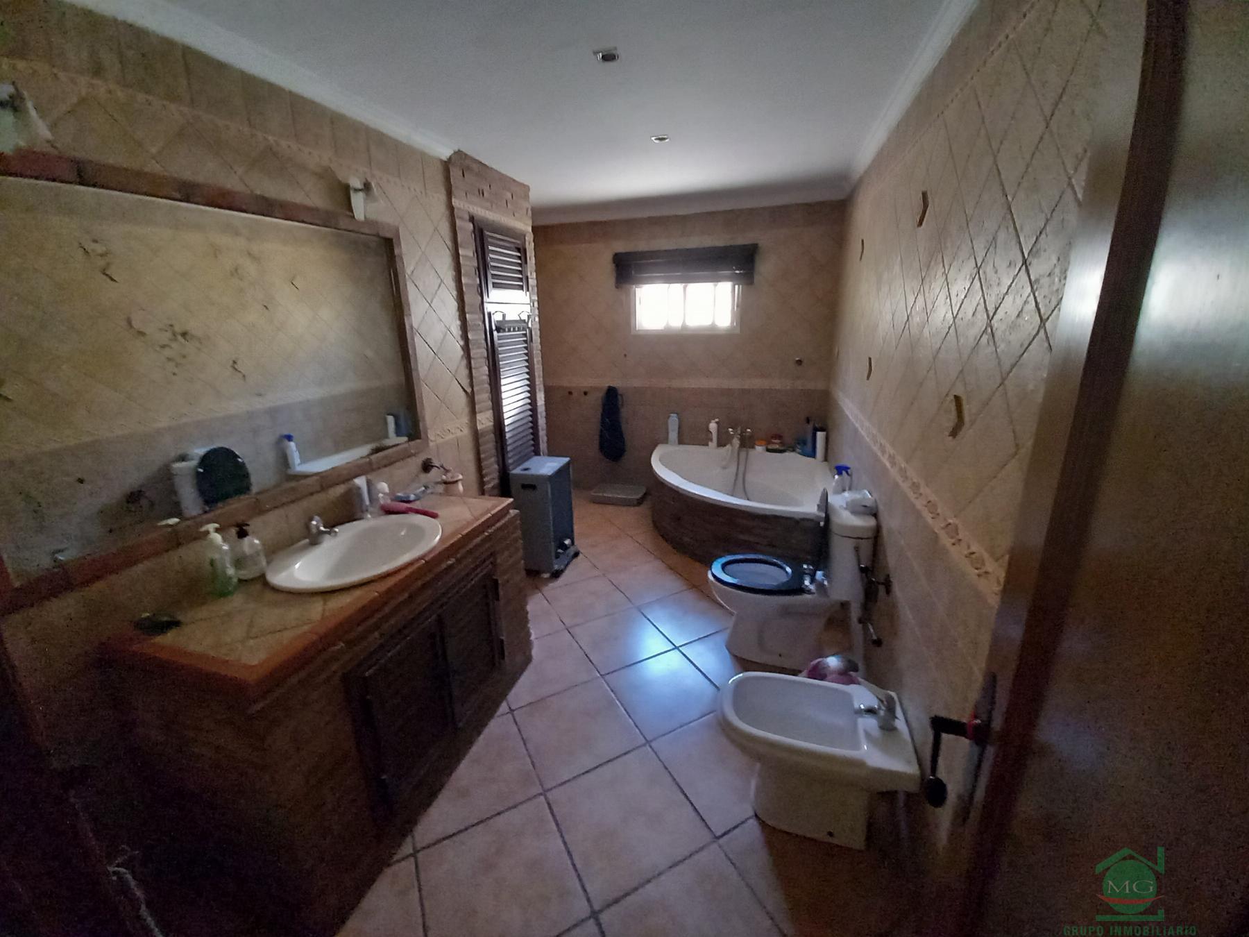 For sale of house in La Linea de la Concepcion