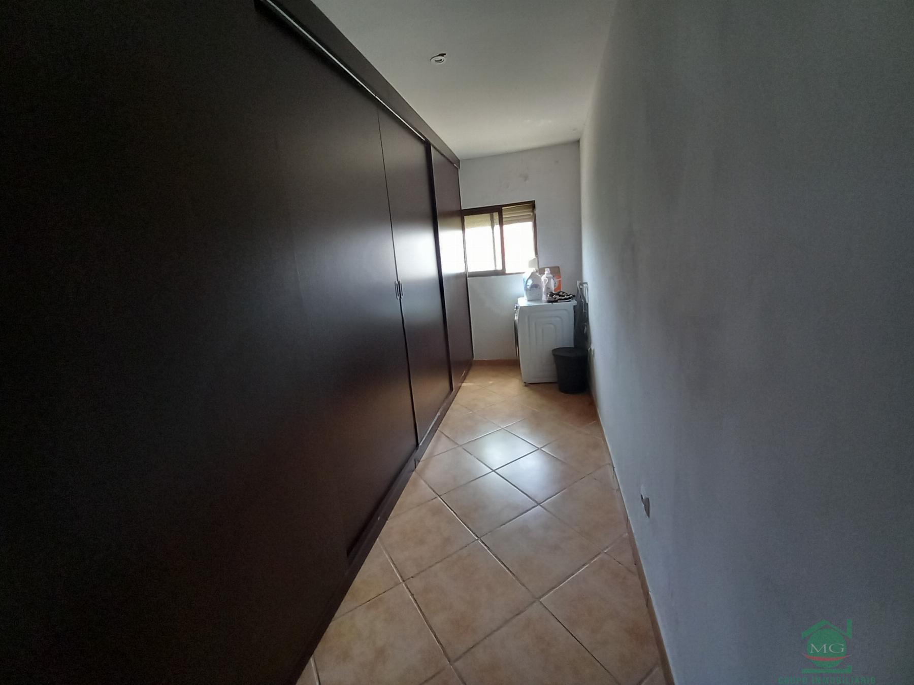 For sale of house in La Linea de la Concepcion