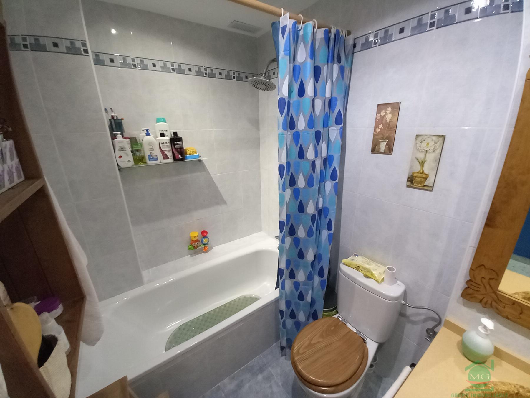 For sale of flat in Puente Mayorga