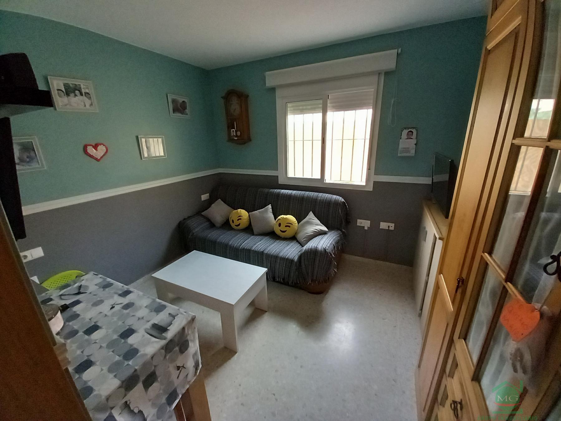 For sale of flat in Puente Mayorga