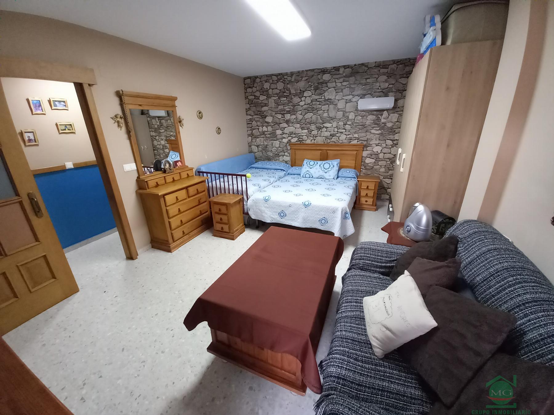For sale of flat in Puente Mayorga