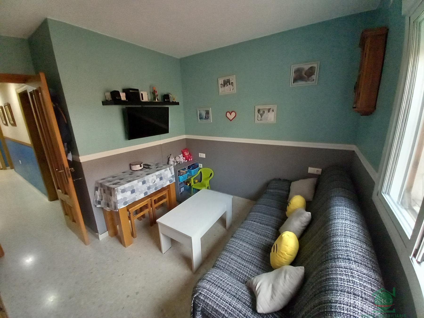 For sale of flat in Puente Mayorga